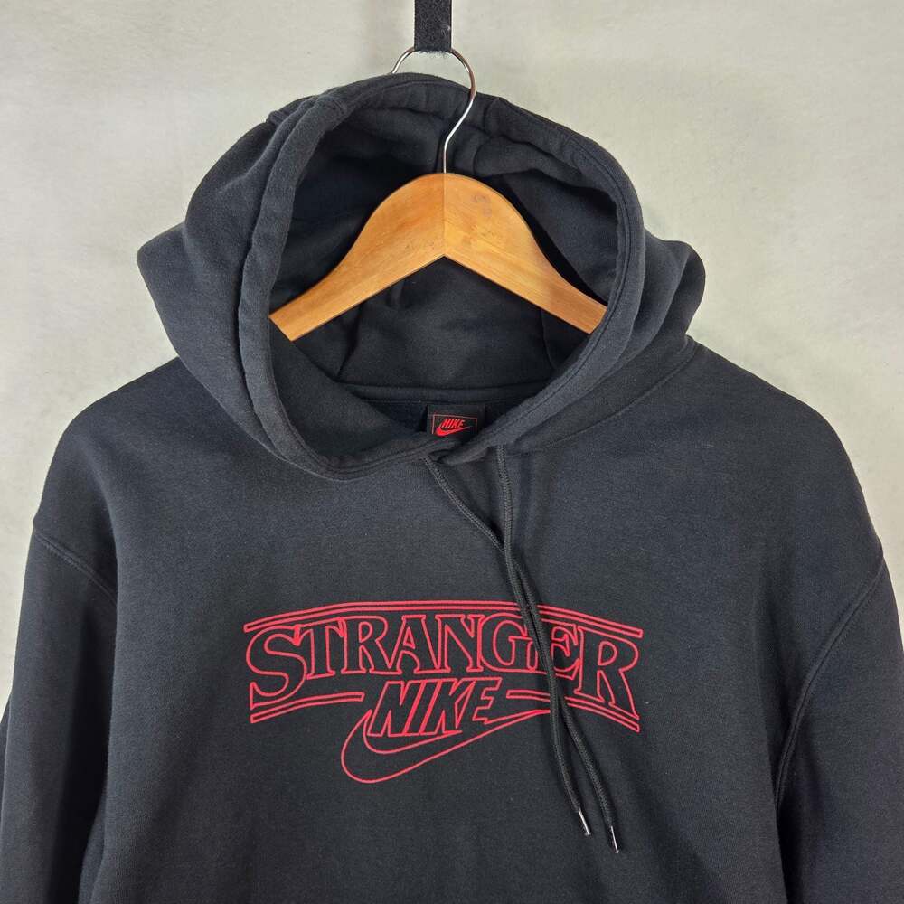 Nike x Stranger Things Hoodie Mens Large Black Red Logo Fleece Sweatshirt - Picture 2 of 9